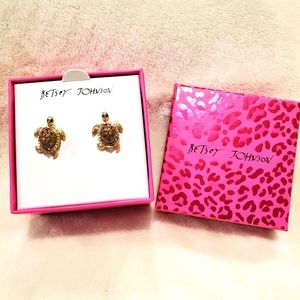 NWT BETSEY JOHNSON TURTLE EARRINGS